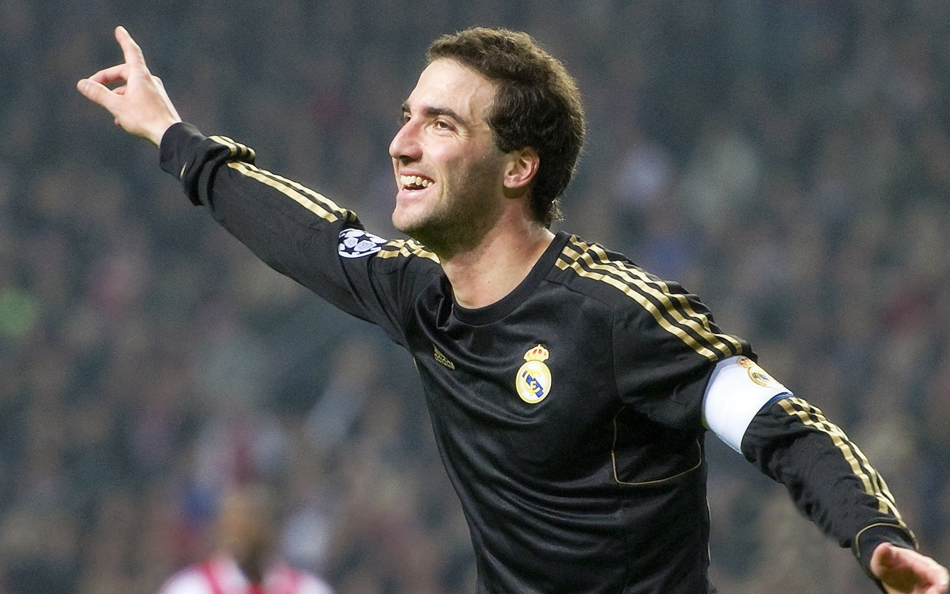 未来联盟：沉浸式虚拟场景带玩家身临其境，英雄联盟未来科技图案是什么